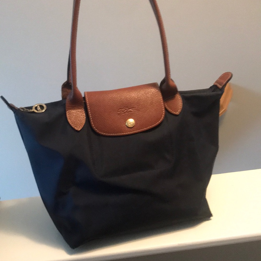 Small navy blue Longchamp bag